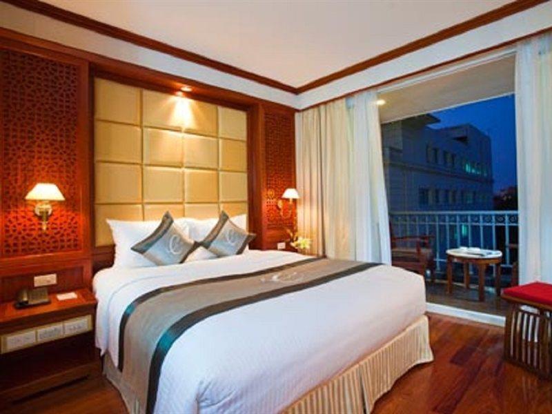 Conifer Boutique Hotel Hanoi Zewnętrze zdjęcie